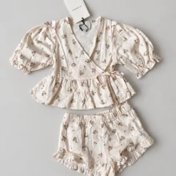 Mipounet floral wrap top and shorts, size 4 years, flat lay